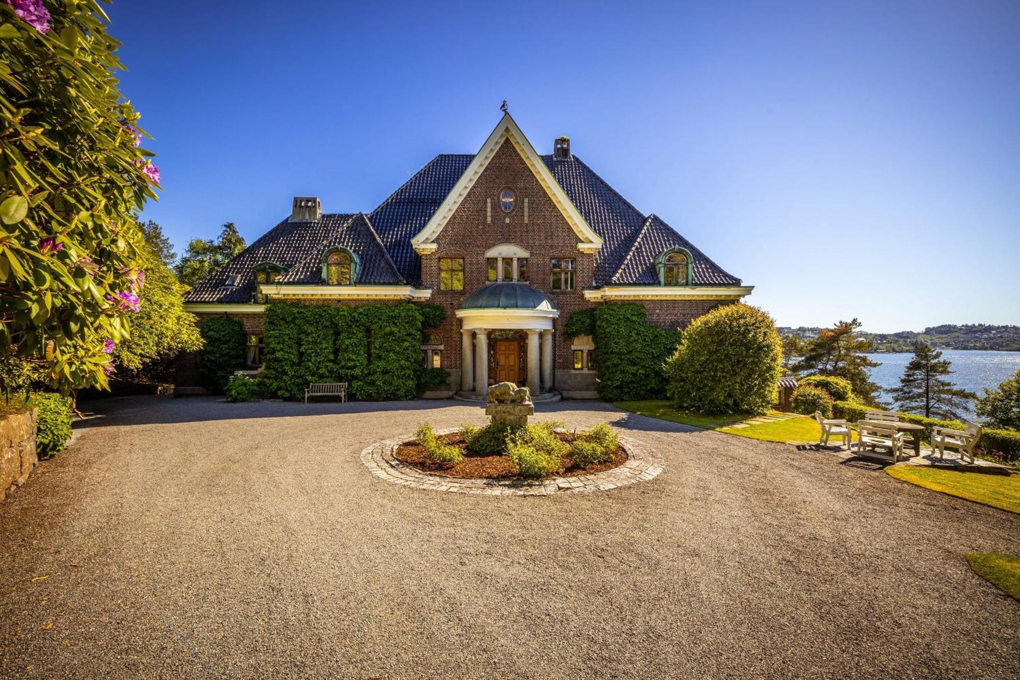Unique Victorian Villa With Private Coastline Bergen Exterior foto